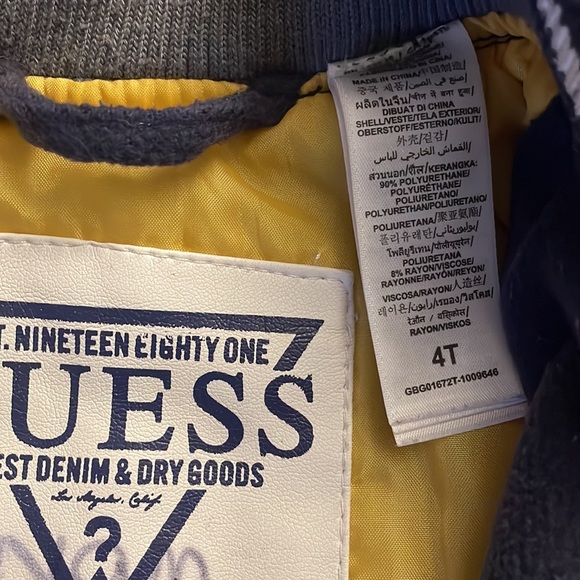 Guess jacket size 4T - Picture 3 of 5
